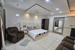 Spacious Luxury RK | Fully Equipped Cozy, Indore