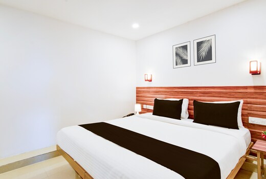 Hotel SRH luxury Rooms Near Rail Nilayam, NCL.