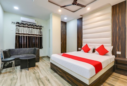 Hotel Navya Grand