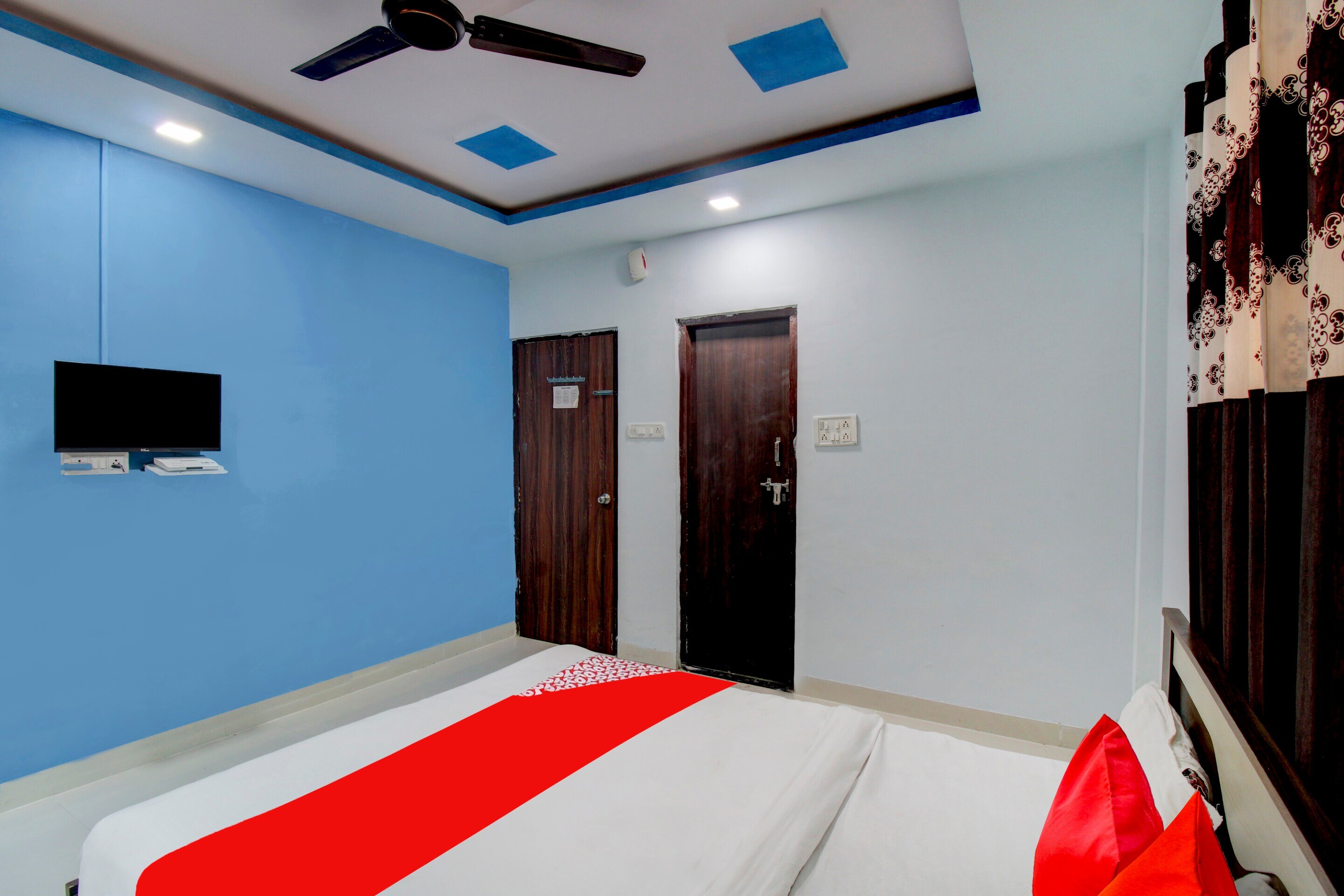 Hotel O Suyog - Tap to explore photos