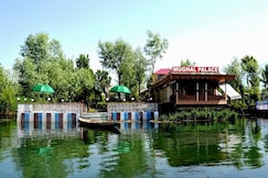 Mughal Palace Houseboat, Srinagar