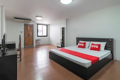 OYO 935 The Palm Apartment, Bangkok