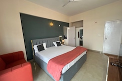 1BHK Near Lulu Couple Friends Family, Lucknow