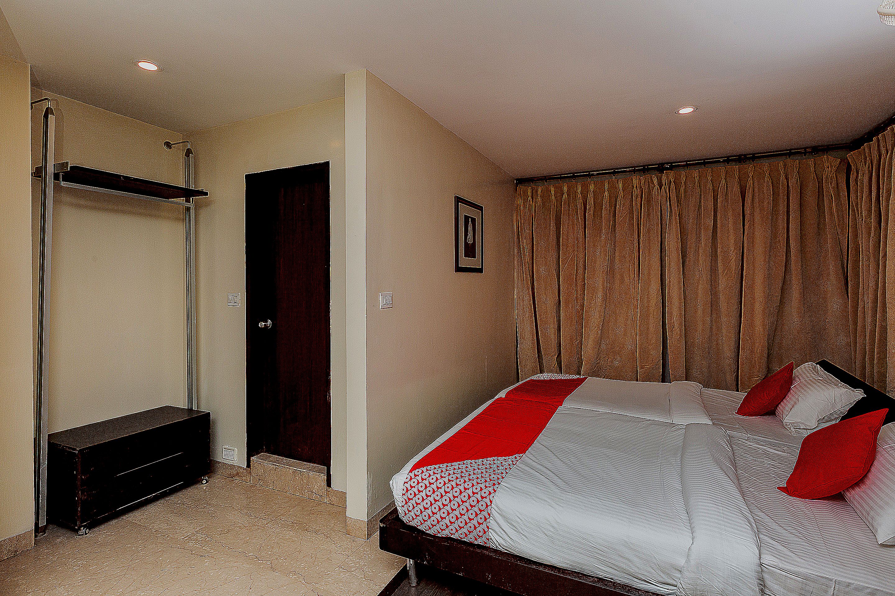 Townhouse Oriental INN - Tap to explore photos