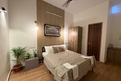 Jinny s Inn Near all attraction, Varanasi