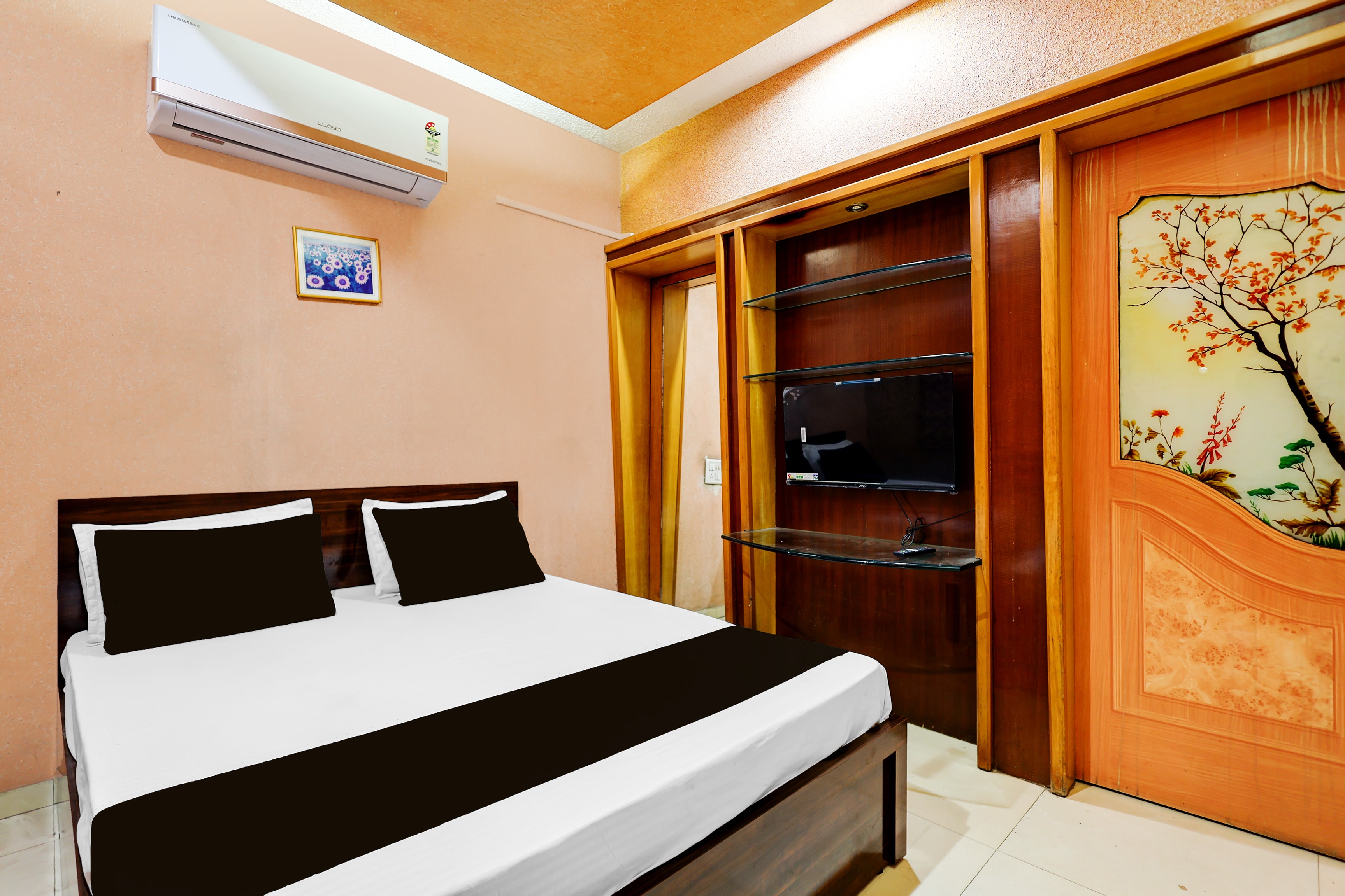Hotel O Om Yatri Own Lodging 2