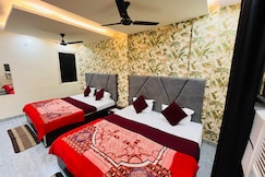 ShreeJi Guest House @Dashaswamedh Ghat, Varanasi