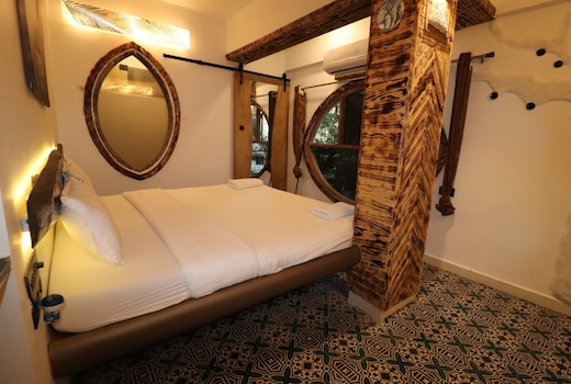 That Hobbit Home Avec