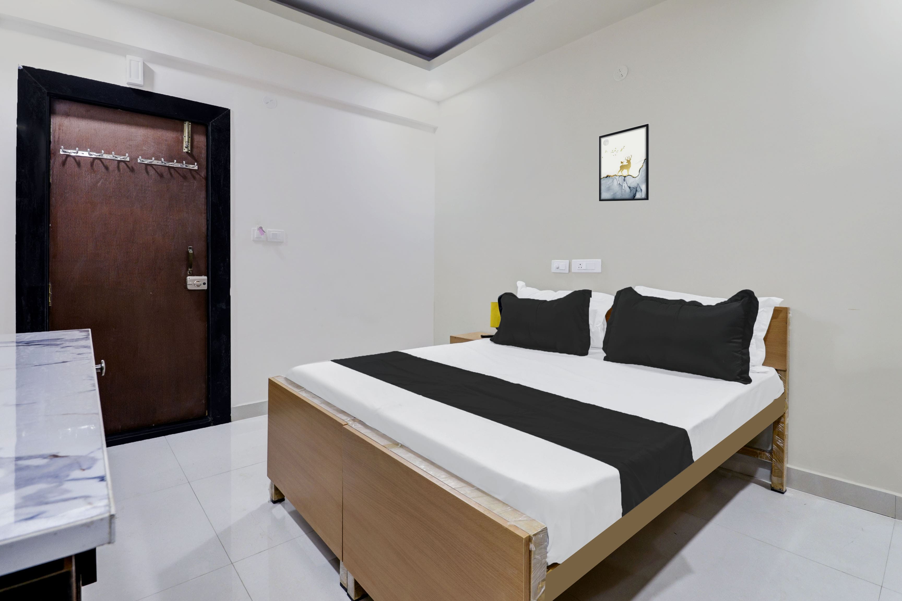 Hotel O Sri Harshitha Grand Near Zudio - Star Bazaar, Kundalhalli Gate - Tap to explore photos