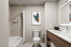 Embassy Suites by Hilton Huntsville Hotel & Spa, Cullman