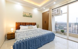 Fully Independent 1BHK| Balcony | Golf course Road