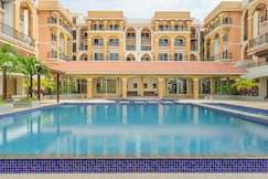 Sereno Azura 1 bhk pool view w / game zone, jacuzzi, Goa