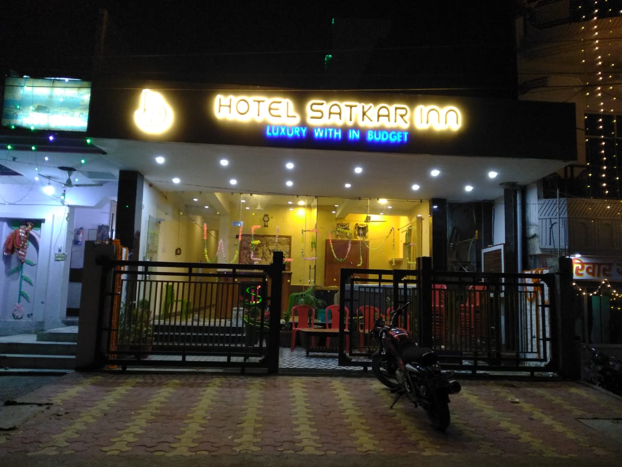 Hotel Satkar Inn - Tap to explore photos