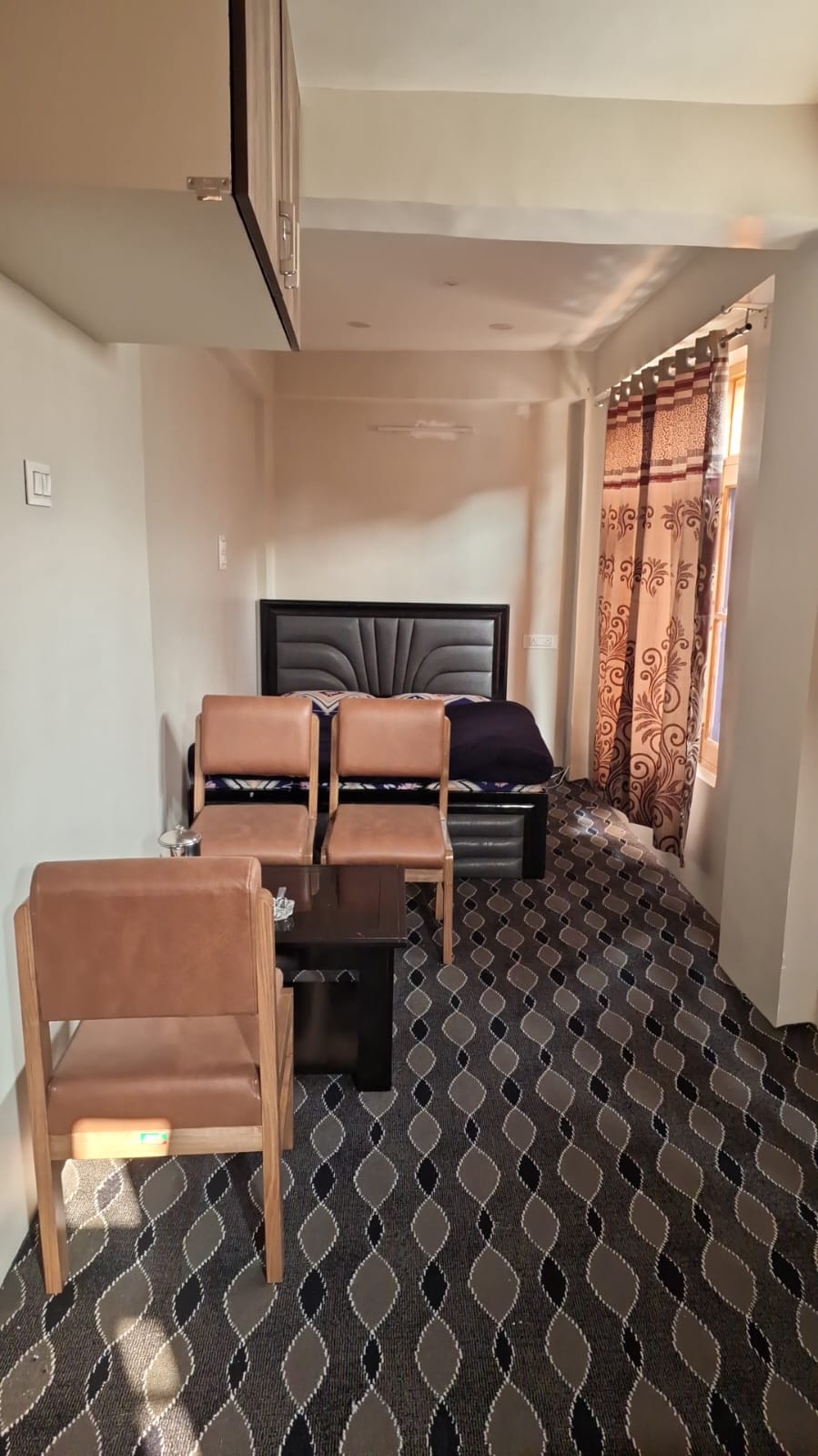 Lowood 1BK Apartments - Tap to explore photos