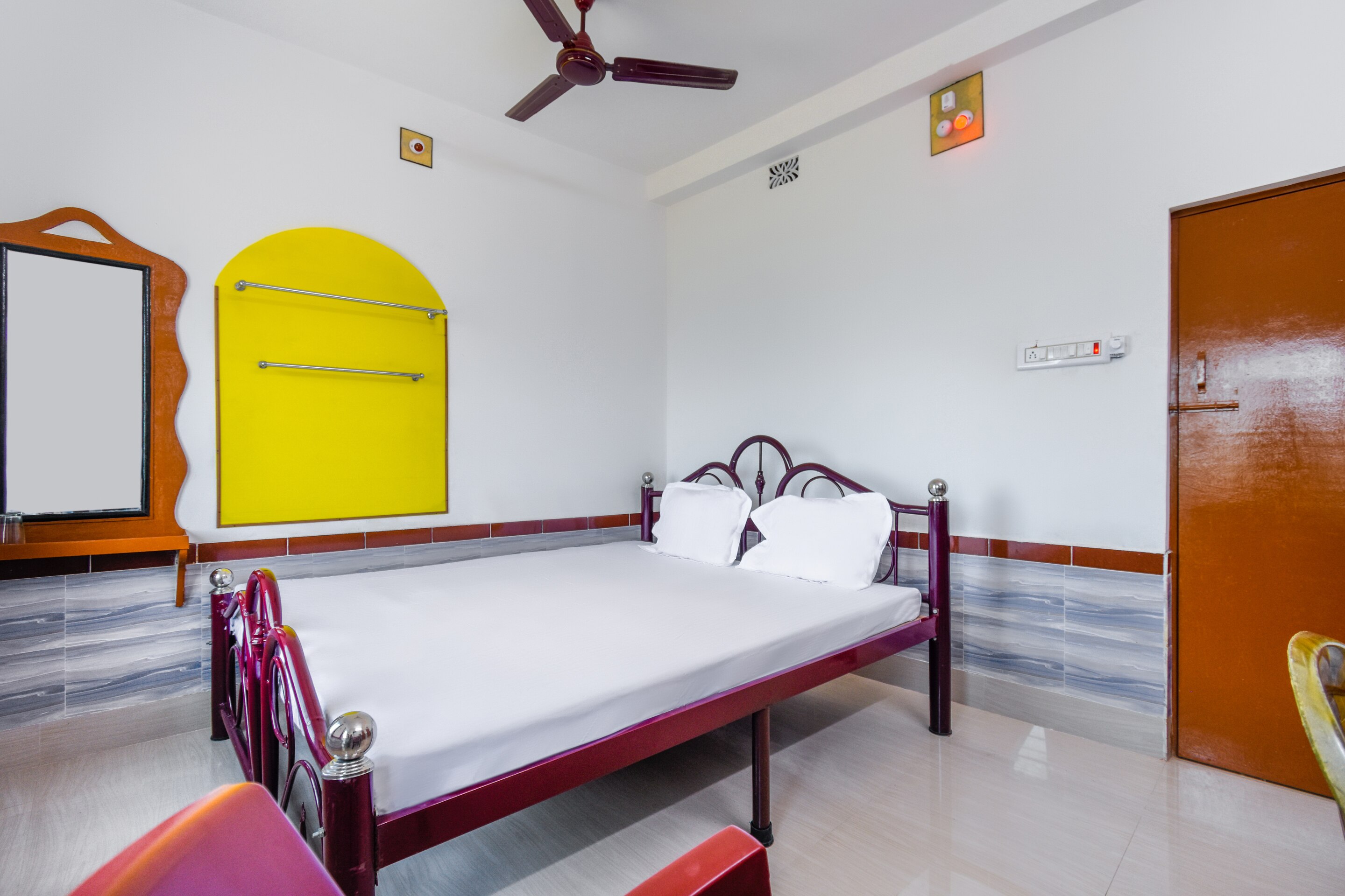 Oyo 46384 Hotel Vip Regency Guwahati Inr 360 Off 3 4 3 3