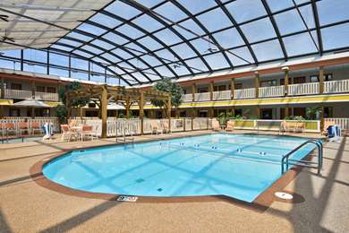 Best Western Plus Dubuque Hotel & Conference Center - Tap to explore photos