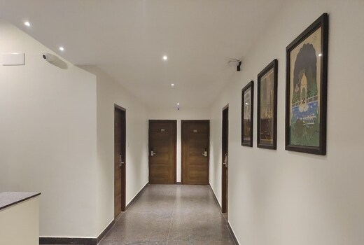 HOTEL  RAJA MAHAL