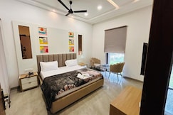 Blue Five Residency, Khanna