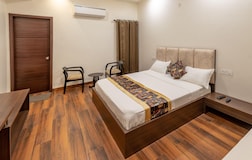 Family Suite with AC and Free 50mbps WiFi