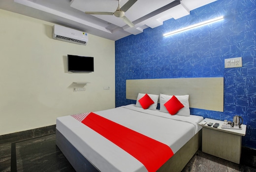 Flagship Hotel Lavish Stay