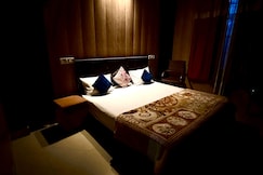 Golden Spark Lounge 2BHK Gomti Nagar Lucknow, Lucknow