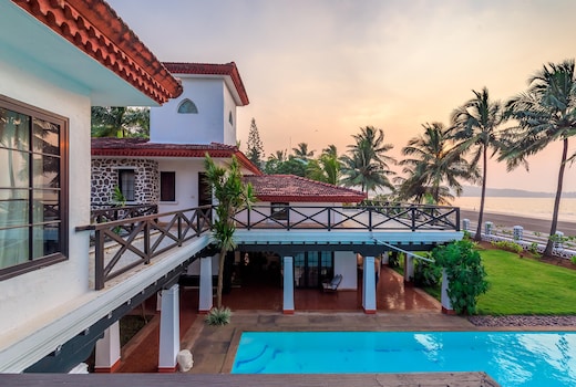 SaffronStays Sea La Vie