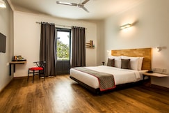 Townhouse Mumfordganj - High Court Prayagraj, Prayagraj