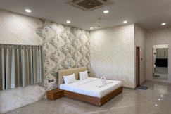 Shubh Kaaraj And Silver Oak Vatika, Mhow