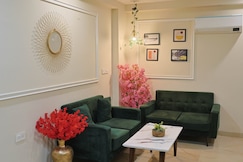 Luxury 1BHK near DLF mall Metro Work friendly, Gurgaon