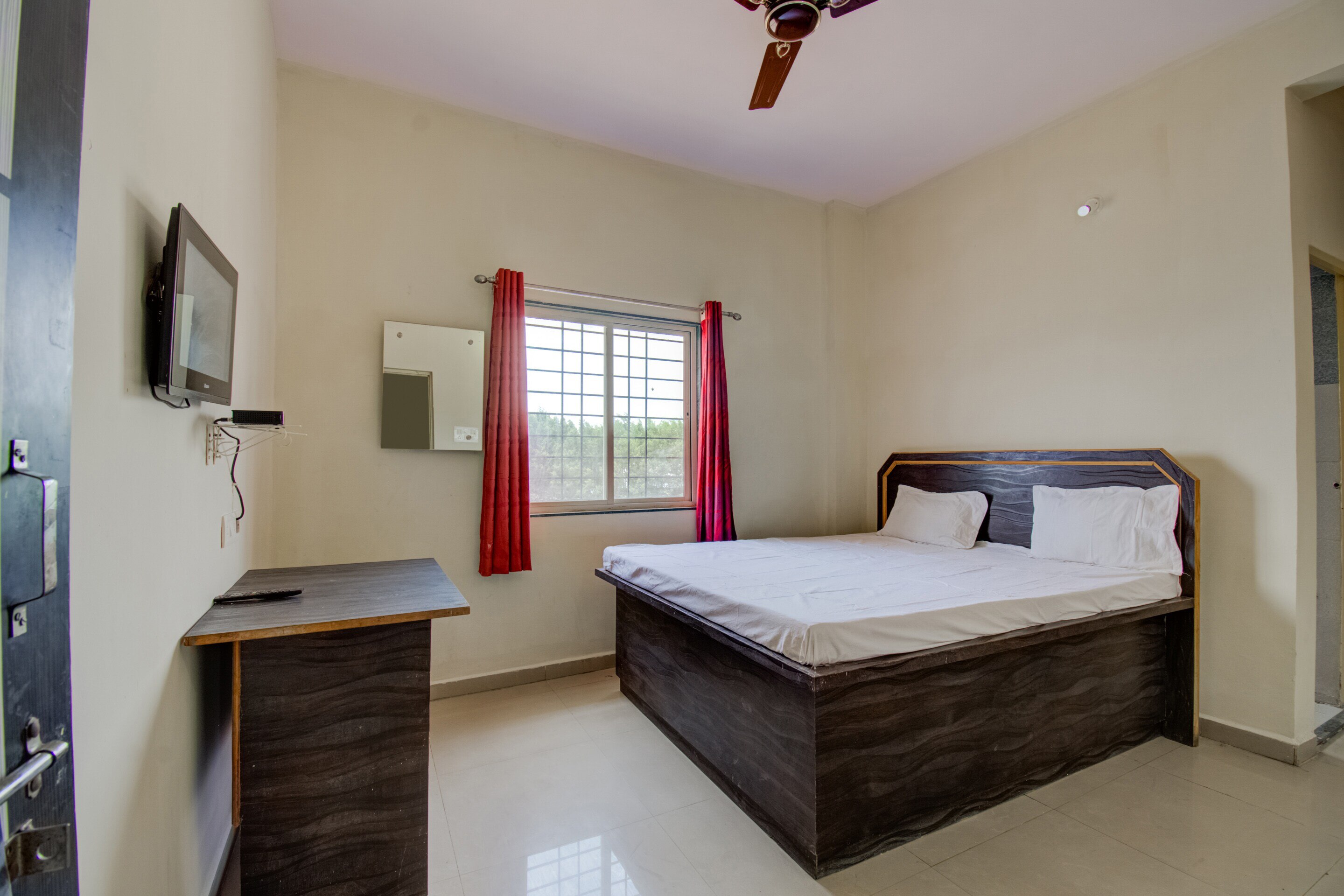 Spot On Sonar Bangla Lodge - Tap to explore photos