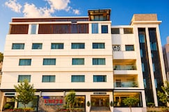 Hotel Unite, Pathankot