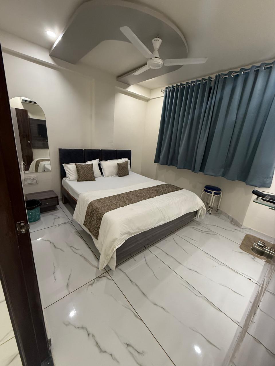 Hotel Shyam Inn - Tap to explore photos