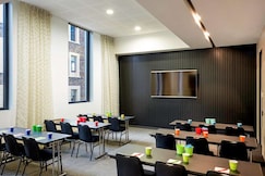 ibis Adelaide, Holdfast Bay