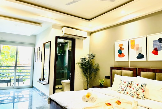 BluO Studio2 DLF CyberCity - Balcony, Gym TT, Lift