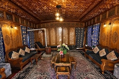 HOUSEBOAT MYLINE, Srinagar