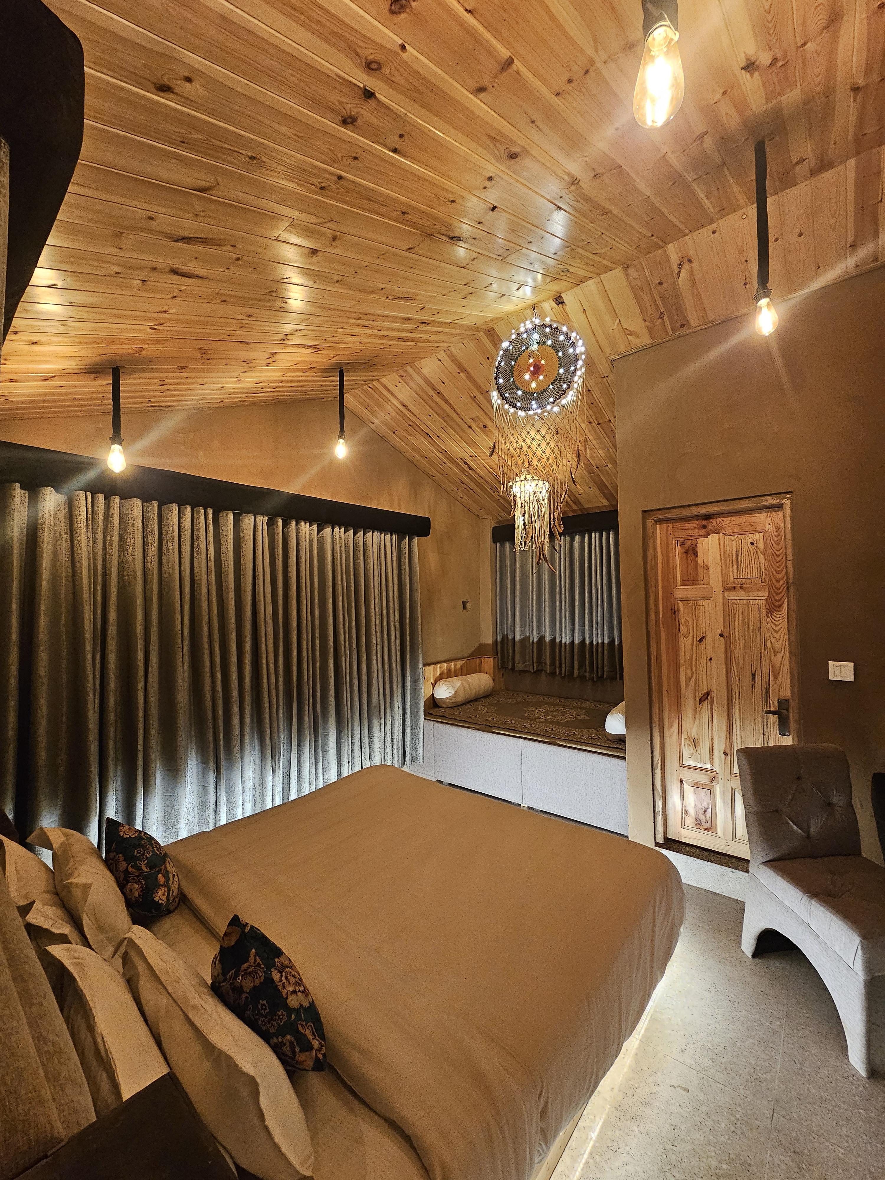 Hotel Old Manali by Himalayan Hotels - Tap to explore photos