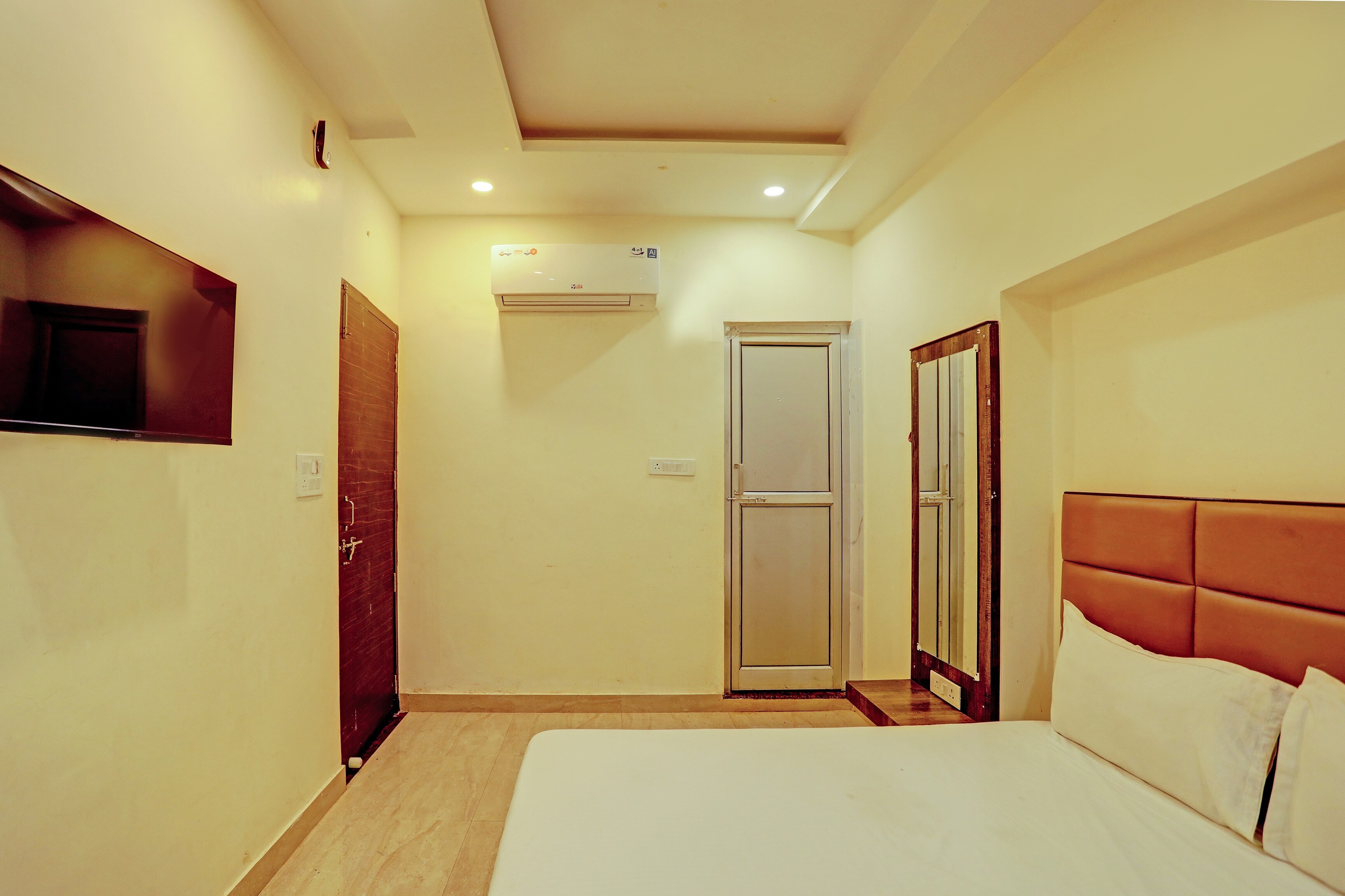 Hotel O Shubharambh Hotel - Tap to explore photos