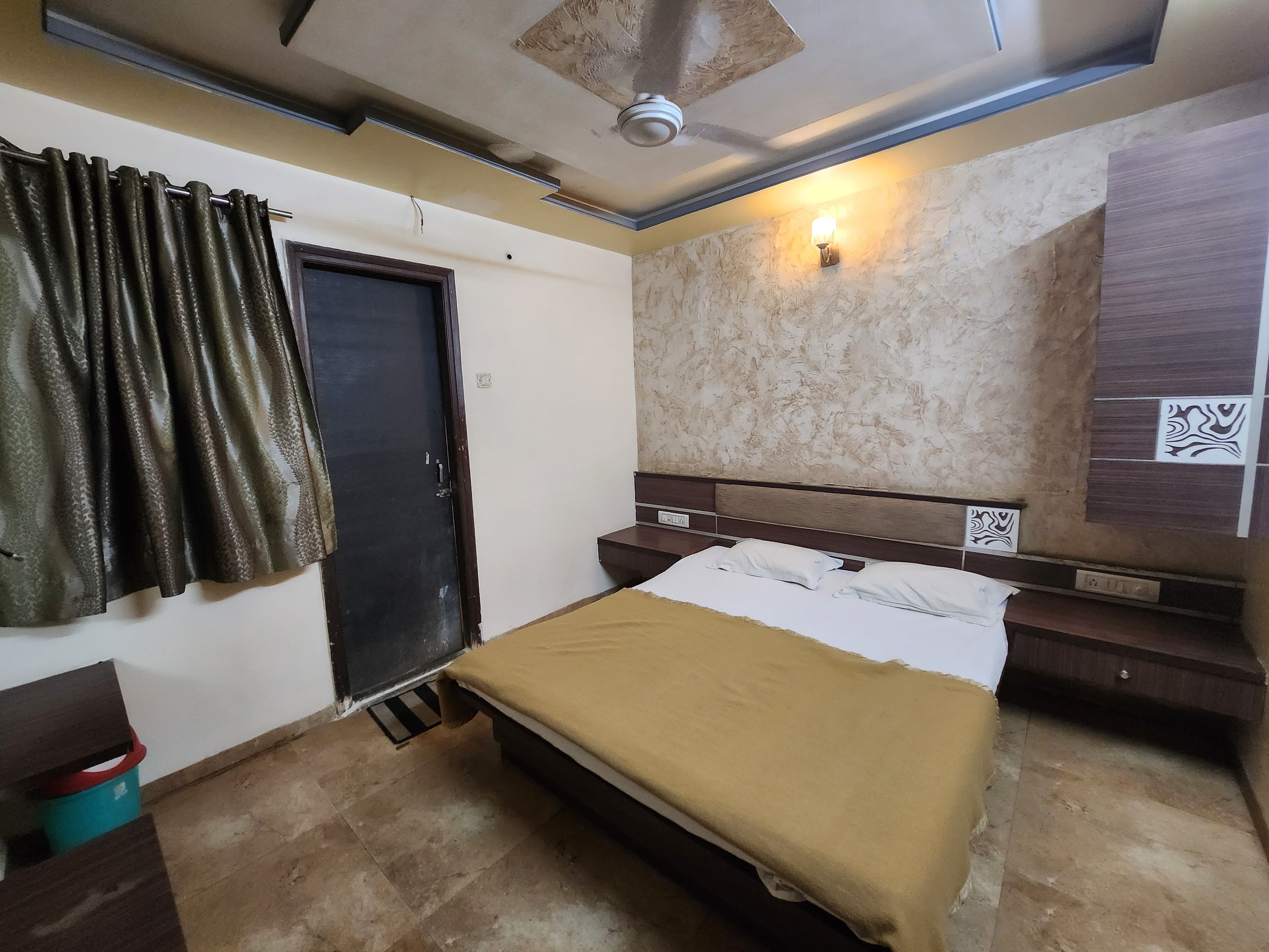 Double Bed AC 1