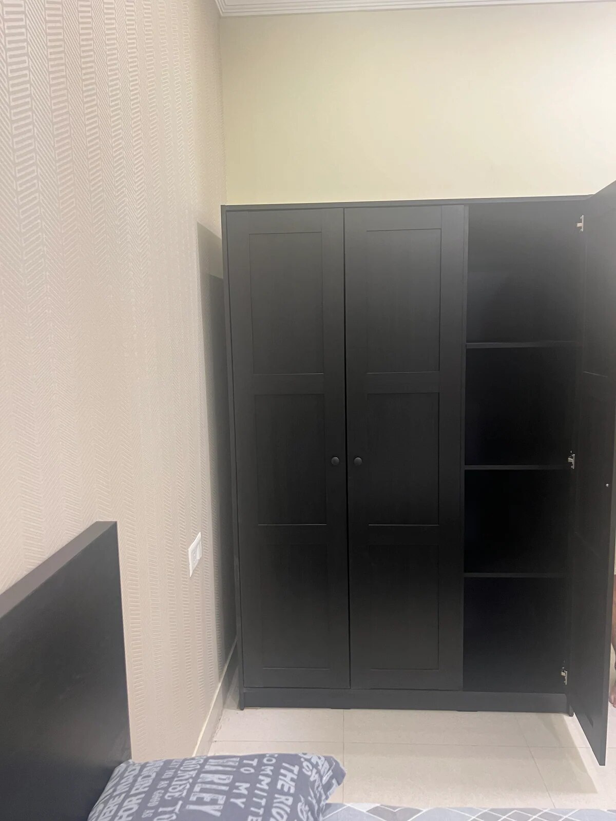 Modern Retreat 2BHK Serviced Apartment in Nagpur - Tap to explore photos