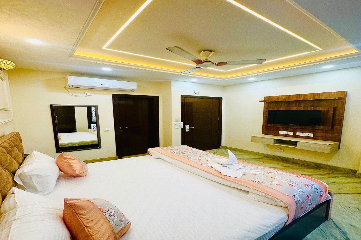 Hotel Samrat Residency Nizamuddin - Tap to explore photos