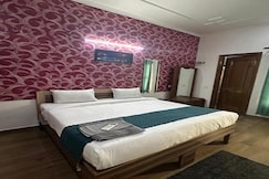 FabHotel Golden Inn, Noida