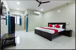 Sai Varalaxmi Lodge, Karimnagar