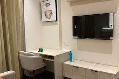 Lavish Cozy Studio Home    1102, Gurgaon