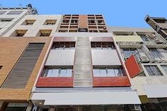Ospite Hotel, Surat