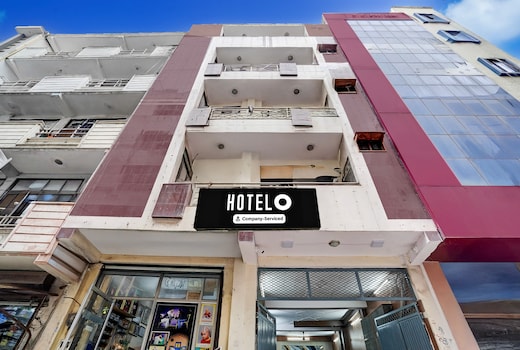 Super Hotel O Dwarka Mor Metro Station