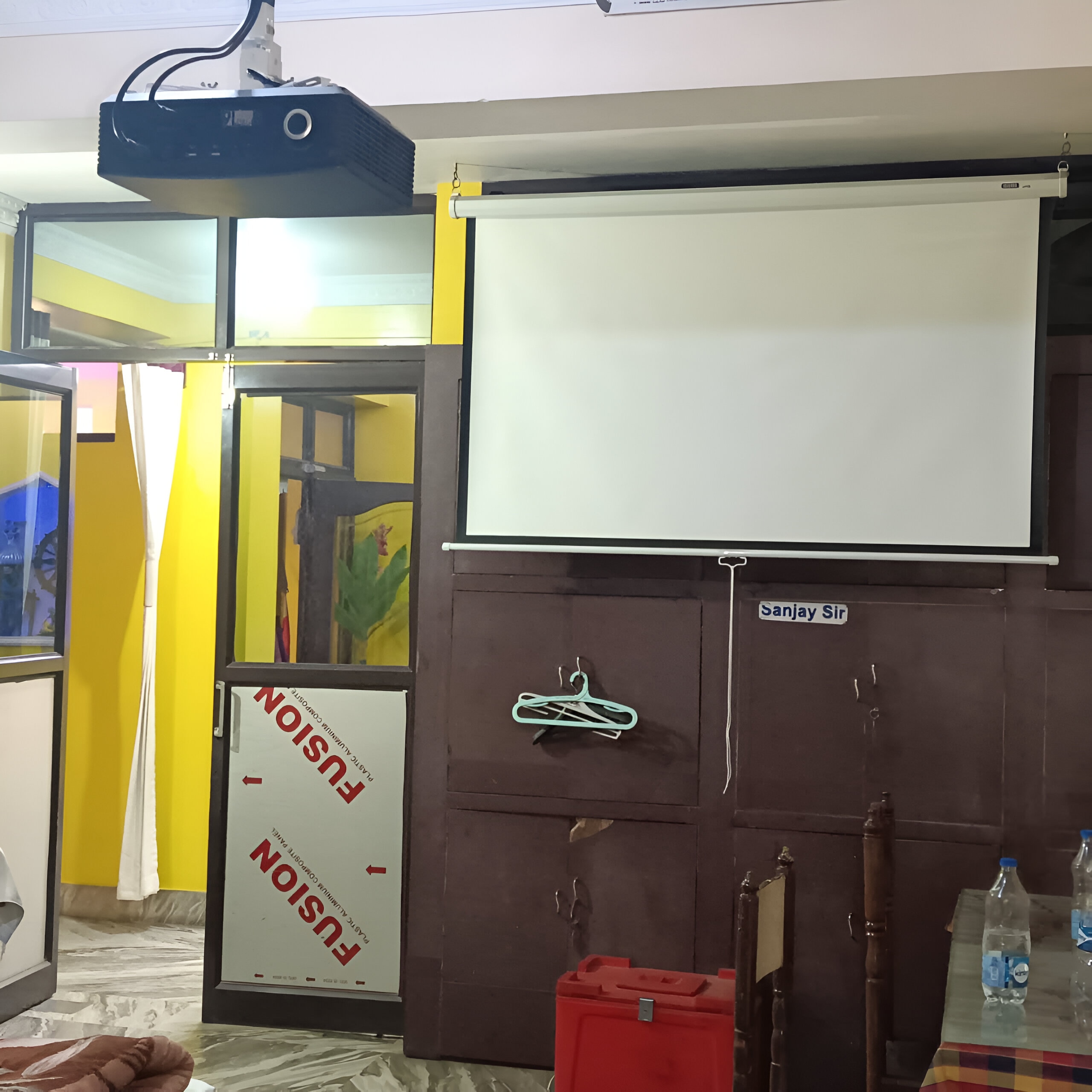 Hotel Chandrakala Regency 300 meters from Dhanbad Railway - Tap to explore photos
