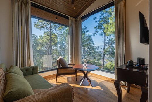 SaffronStays The Unwind Chalet: Boho Bliss Suite