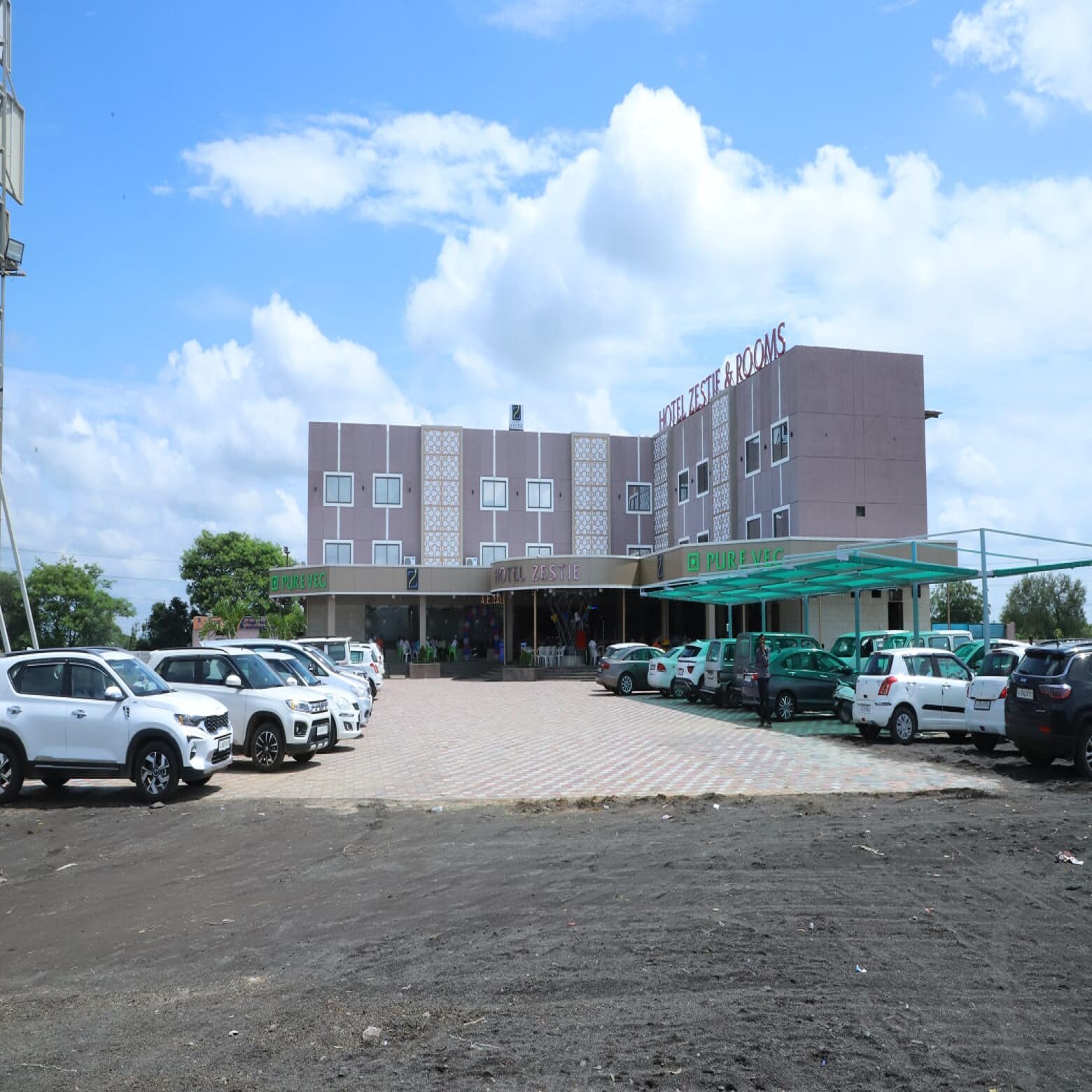 Hotel Zestie And Rooms - Tap to explore photos