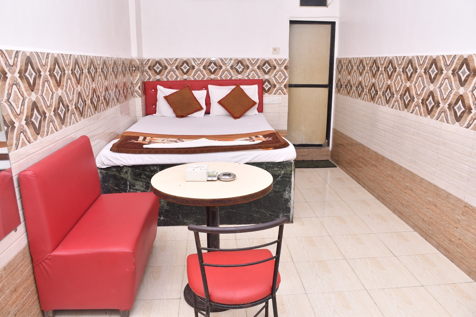 Hotel Arasa Residency - Tap to explore photos