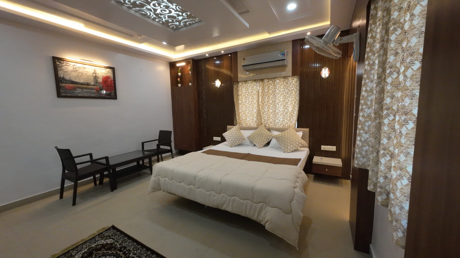 Shri Shine Home Stay - Tap to explore photos